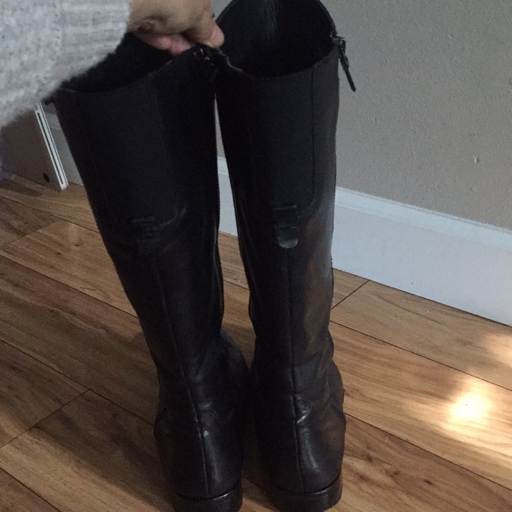 Beautiful Leather Riding boot - Picture 3 of 6